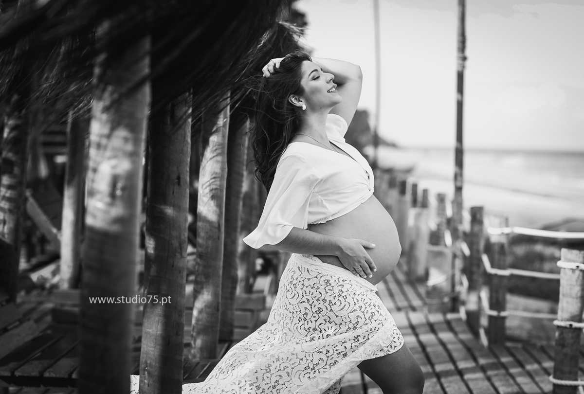 foto de gravida preto e branco