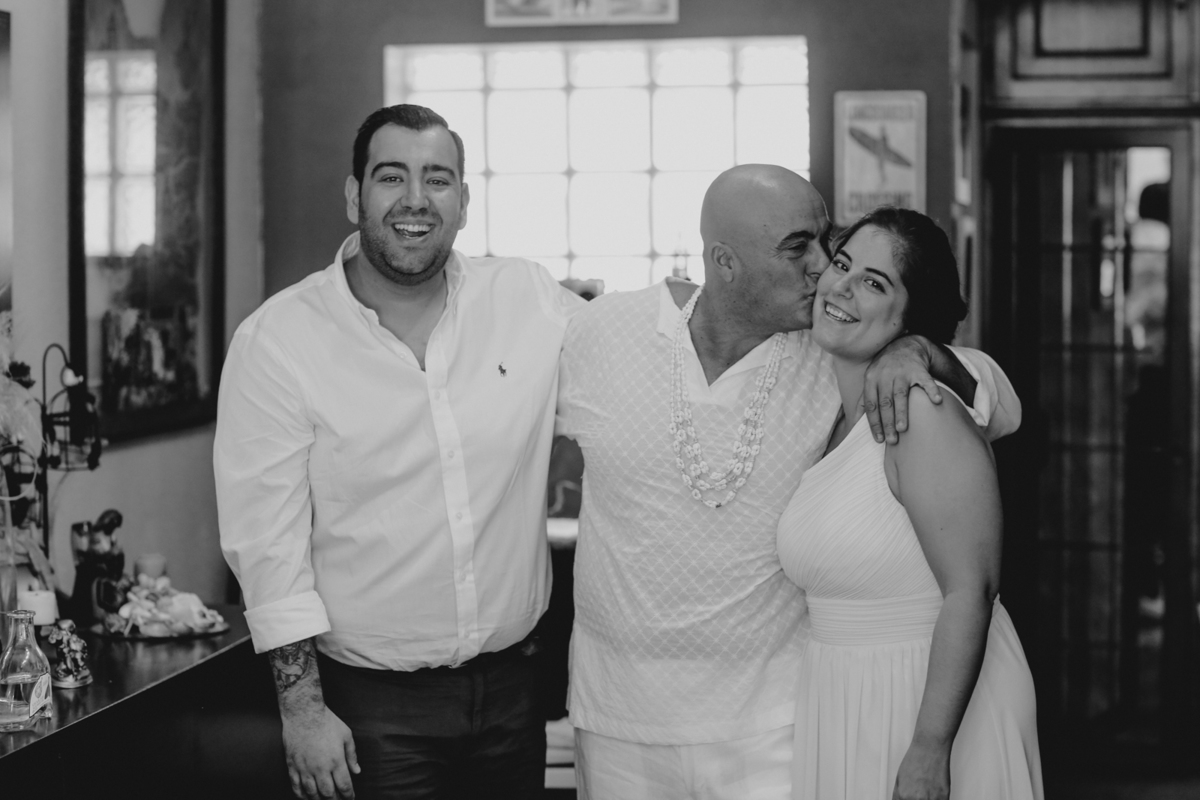 noivo quase pronto para casar na costa da caparica