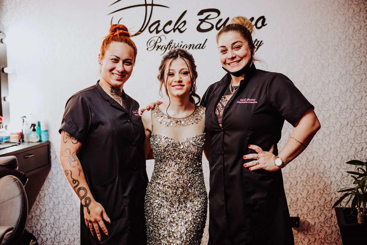 ANIVERSÁRIO 15 ANOS - DEBUTANTE - FOTOGRAFO EM ITAPEVA - ROBSON PRAXEDES - CHACARA VOVO LOURDES - POSES 15 ANOS