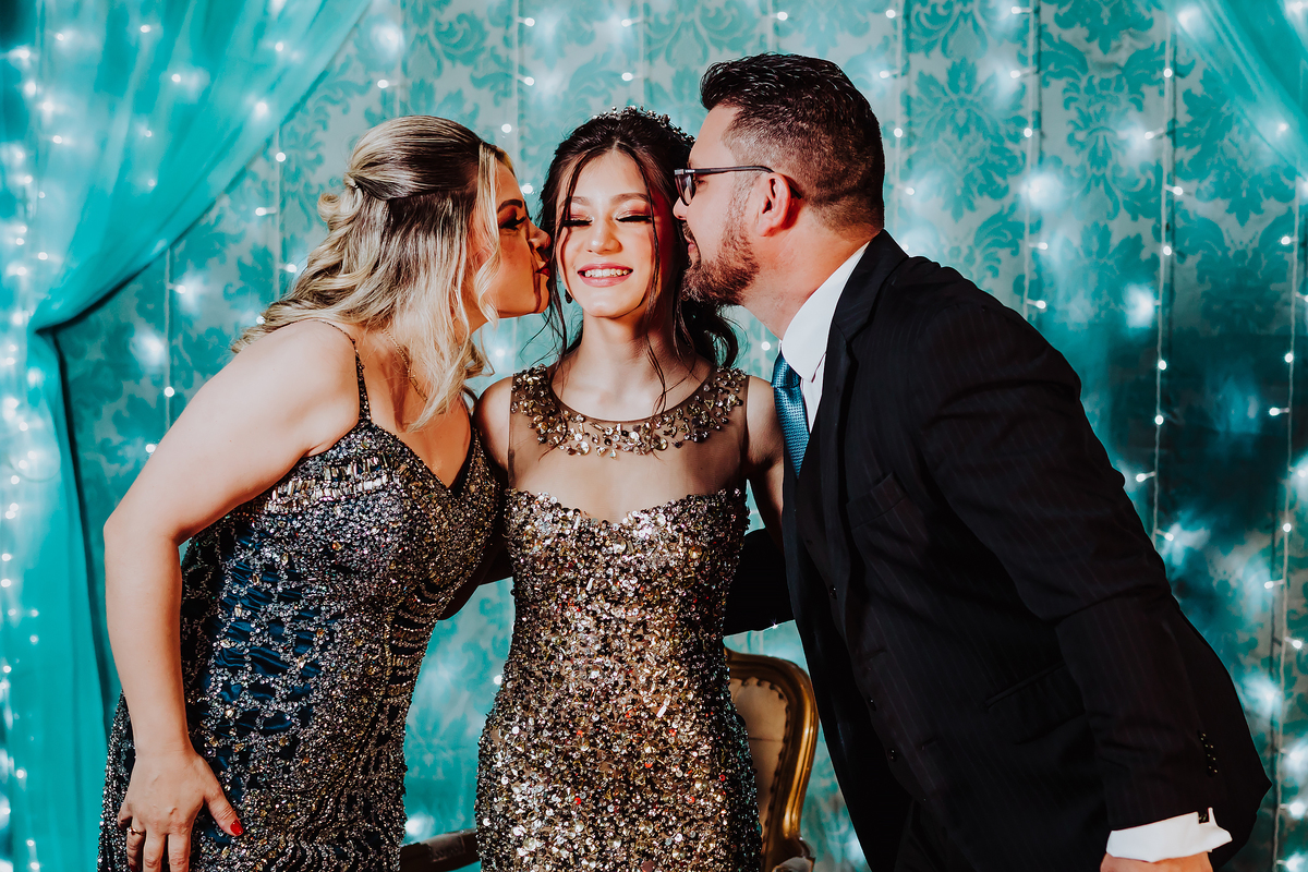 ANIVERSÁRIO 15 ANOS - DEBUTANTE - FOTOGRAFO EM ITAPEVA - ROBSON PRAXEDES - CHACARA VOVO LOURDES - POSES 15 ANOS