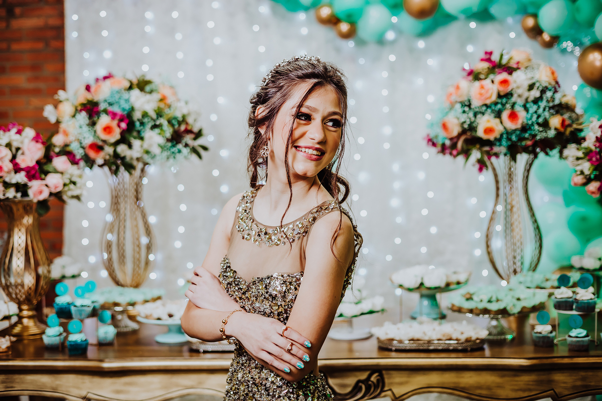 ANIVERSÁRIO 15 ANOS - DEBUTANTE - FOTOGRAFO EM ITAPEVA - ROBSON PRAXEDES - CHACARA VOVO LOURDES - POSES 15 ANOS