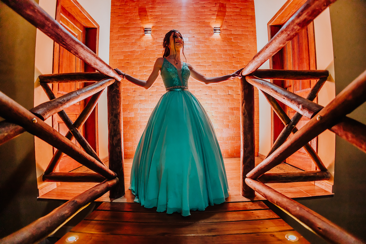 ANIVERSÁRIO 15 ANOS - DEBUTANTE - FOTOGRAFO EM ITAPEVA - ROBSON PRAXEDES - CHACARA VOVO LOURDES - POSES 15 ANOS