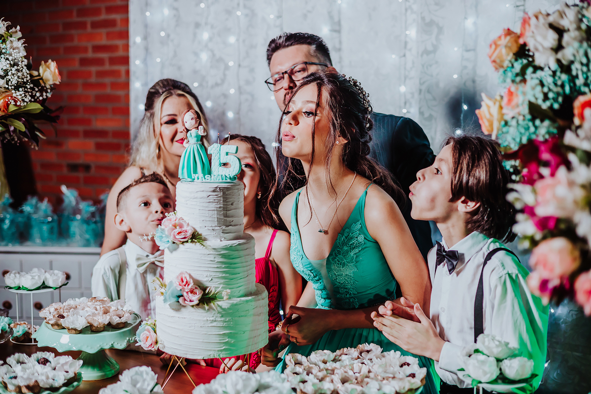 ANIVERSÁRIO 15 ANOS - DEBUTANTE - FOTOGRAFO EM ITAPEVA - ROBSON PRAXEDES - CHACARA VOVO LOURDES - POSES 15 ANOS