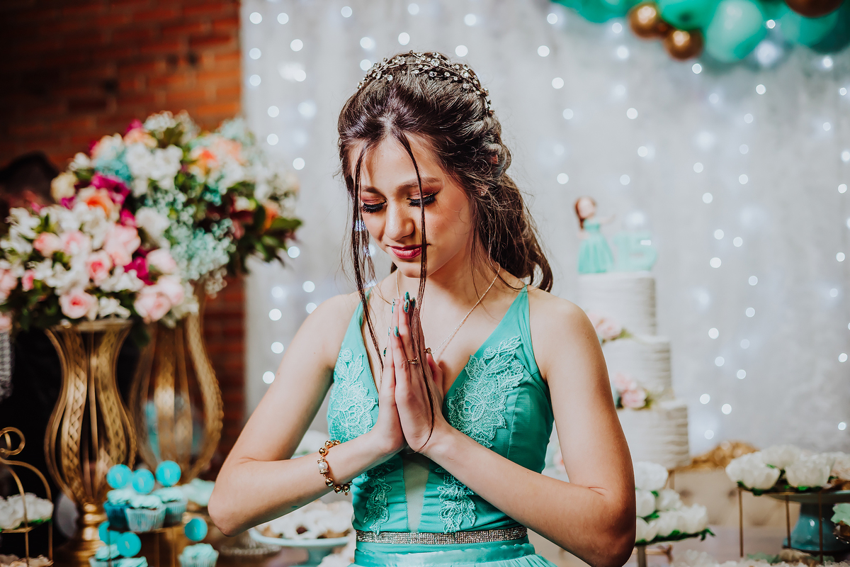 ANIVERSÁRIO 15 ANOS - DEBUTANTE - FOTOGRAFO EM ITAPEVA - ROBSON PRAXEDES - CHACARA VOVO LOURDES - POSES 15 ANOS