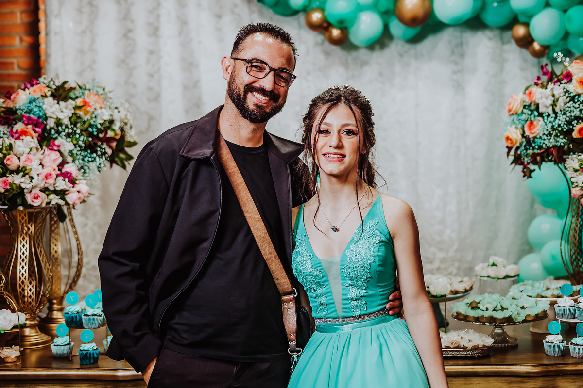 ANIVERSÁRIO 15 ANOS - DEBUTANTE - FOTOGRAFO EM ITAPEVA - ROBSON PRAXEDES - CHACARA VOVO LOURDES - POSES 15 ANOS