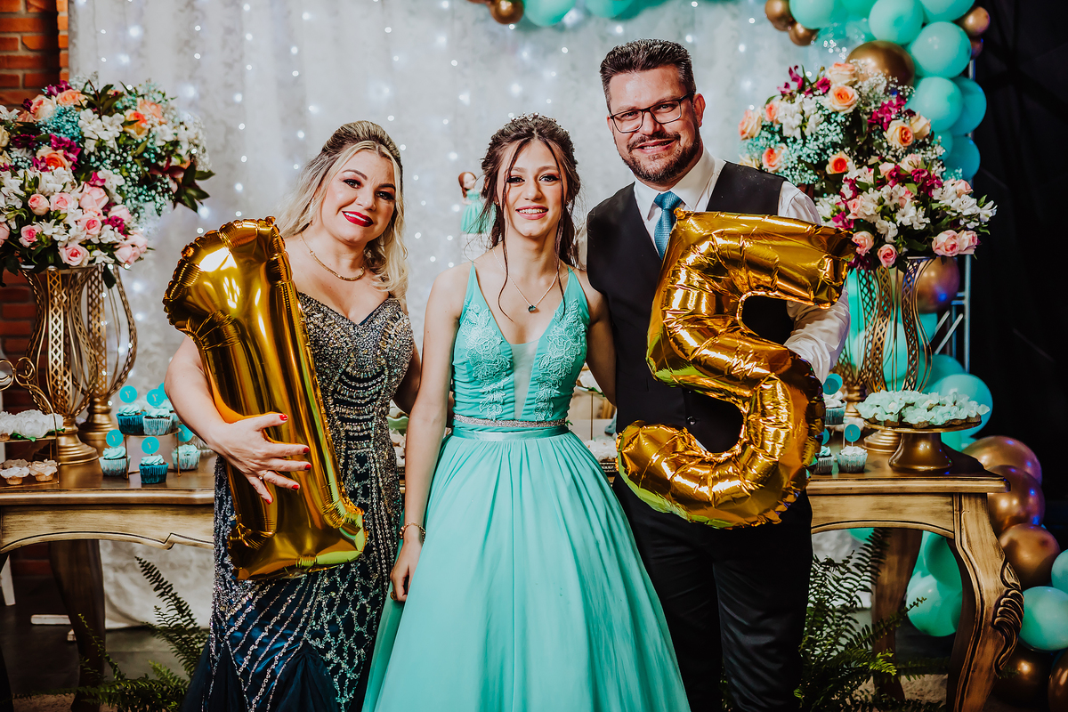 ANIVERSÁRIO 15 ANOS - DEBUTANTE - FOTOGRAFO EM ITAPEVA - ROBSON PRAXEDES - CHACARA VOVO LOURDES - POSES 15 ANOS