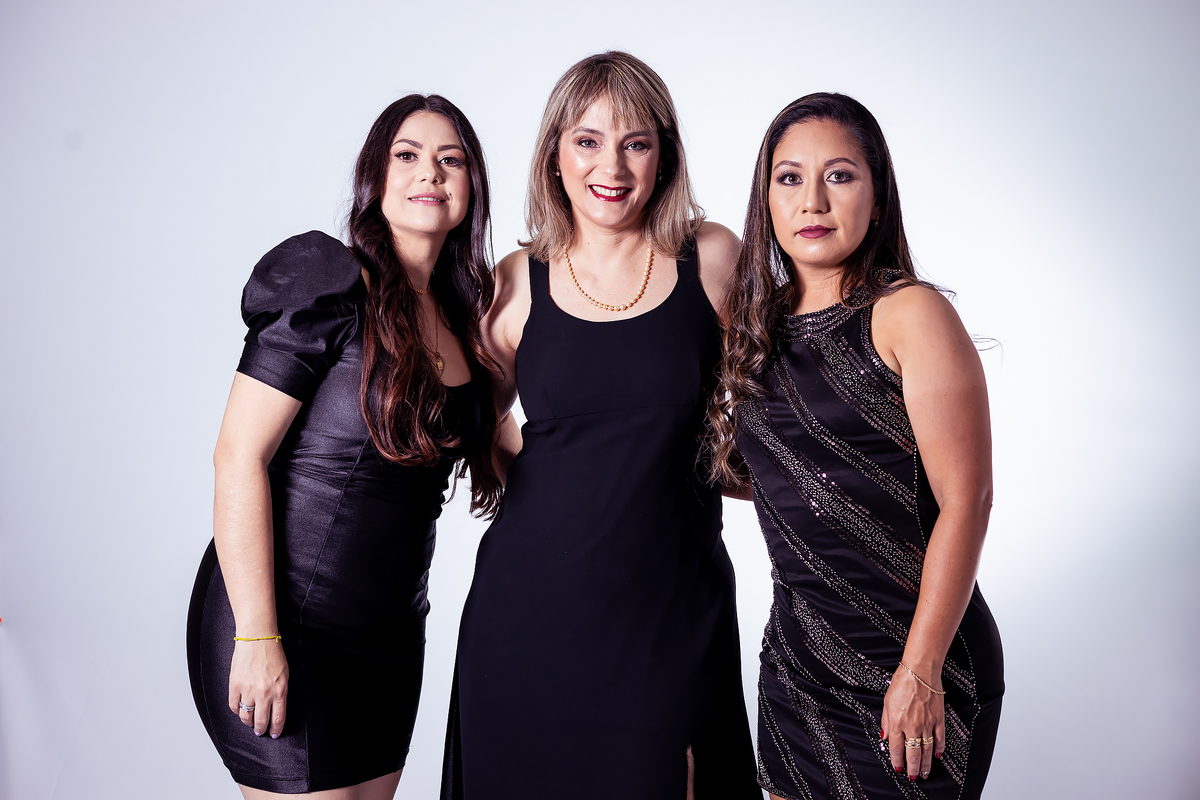 ENSAIO FORMATURA TURMA NUTRIÇÃO - FAIT ITAPEVA - FOTOGRAFO EM ITAPEVA - ROBSON PRAXEDES - POSES ENSAIO FORMANDOS - FORMATURA