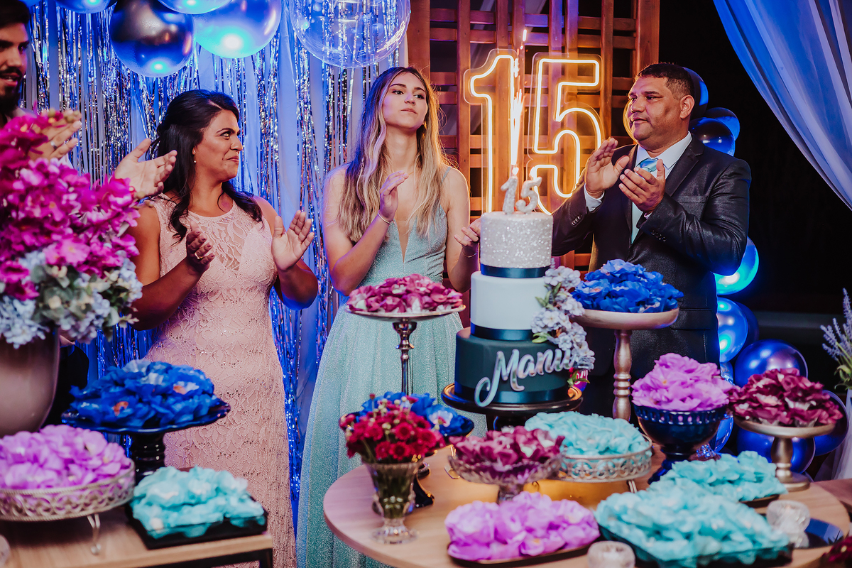 FOTOS DE ANIVERSARIO DE 15 ANOS - 15 ANOS - POSES 15 ANOS - FOTOGRAFO EM ITARARE - ROBSON PRAXEDES - ENSAIO FEMININO - CHACARA BABIZS - TONY BASILIO