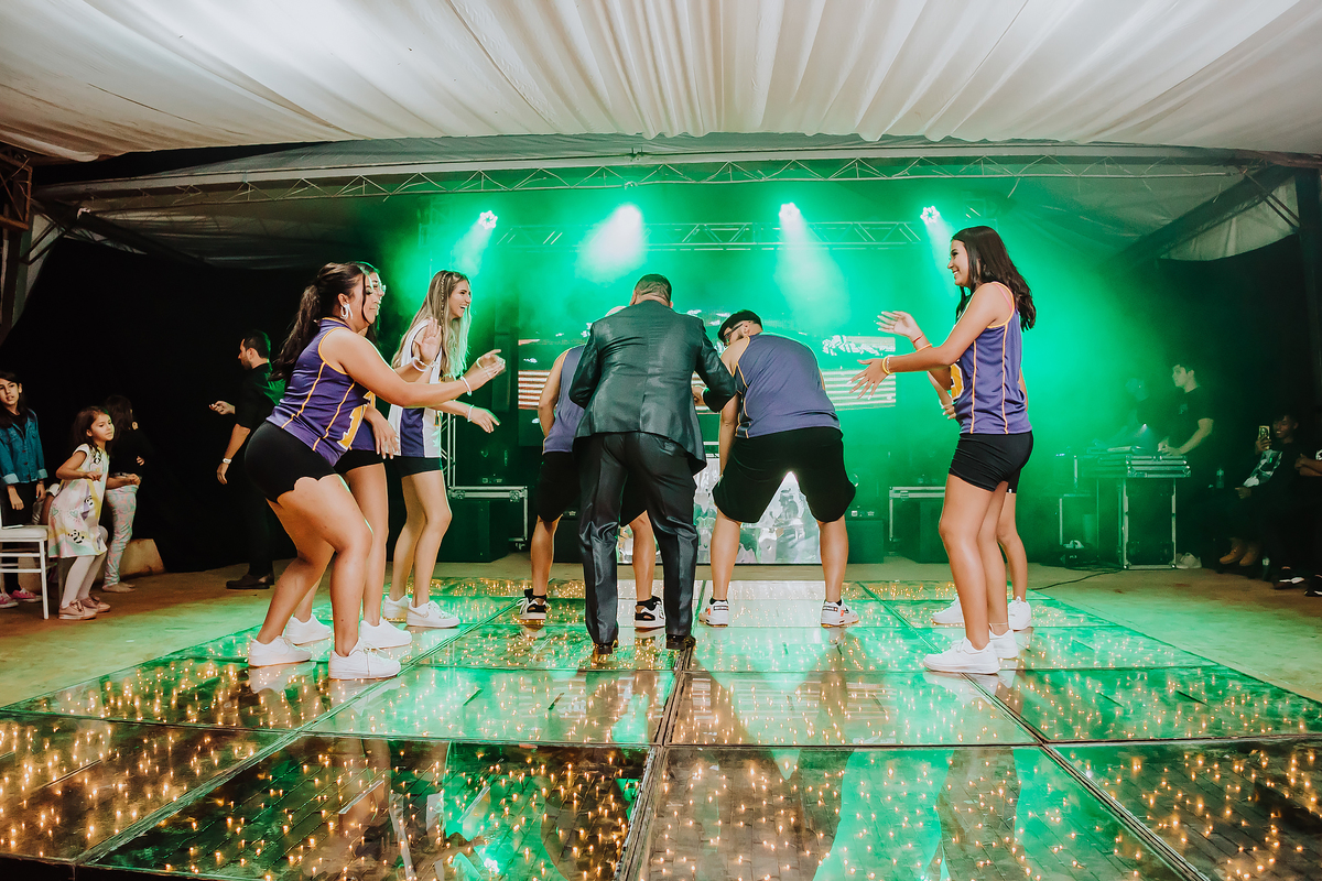 FOTOS DE ANIVERSARIO DE 15 ANOS - 15 ANOS - POSES 15 ANOS - FOTOGRAFO EM ITARARE - ROBSON PRAXEDES - ENSAIO FEMININO - CHACARA BABIZS - TONY BASILIO