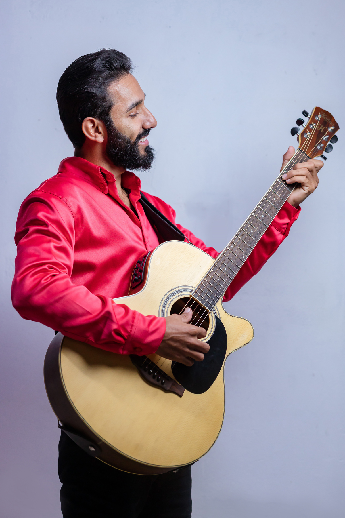 ENSAIO PERFIL PROFISSIONAL - LEO MENDES - POSES CANTOR - FOTOGRAFO EM ITAPEVA - ROBSON PRAXEDES