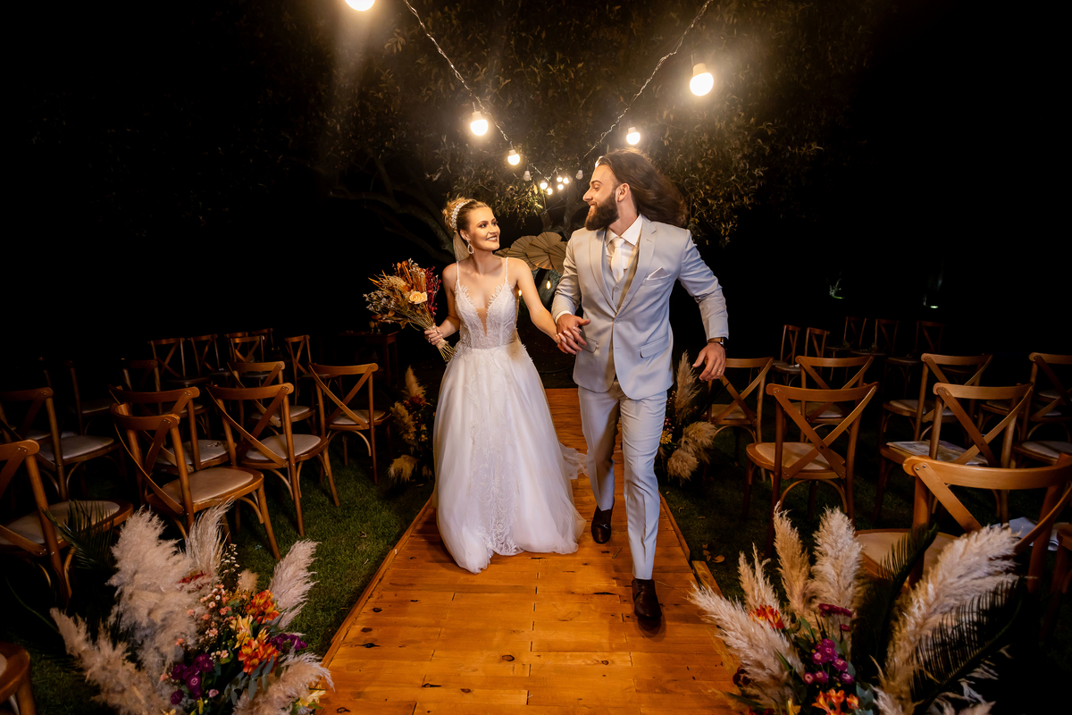 FOTOS DE CASAMENTO - ESPACO CAMBARA - FOTOGRAFO EM BOTUCATU - ROBSON PRAXEDES - DANI KRASA - DI NOIVAS BOTUCATU - ELITES DECORAÇÃO - ANGELICA SANTILONE CERIMONIALISTA 
