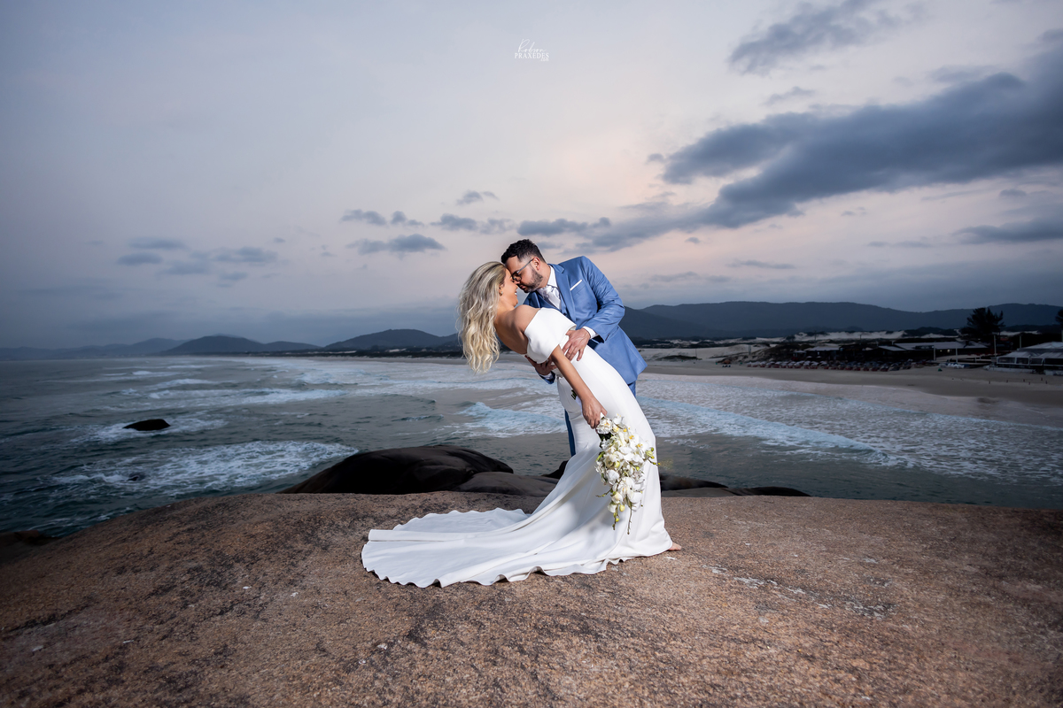 ENSAIO TRASH THE DRESS - ENSAIO PRAIA DA JOAQUINA - ENSAIO FLORIANOPOLIS - FOTOGRAFO EM FLORIANOPOLIS - ROBSON PRAXEDES