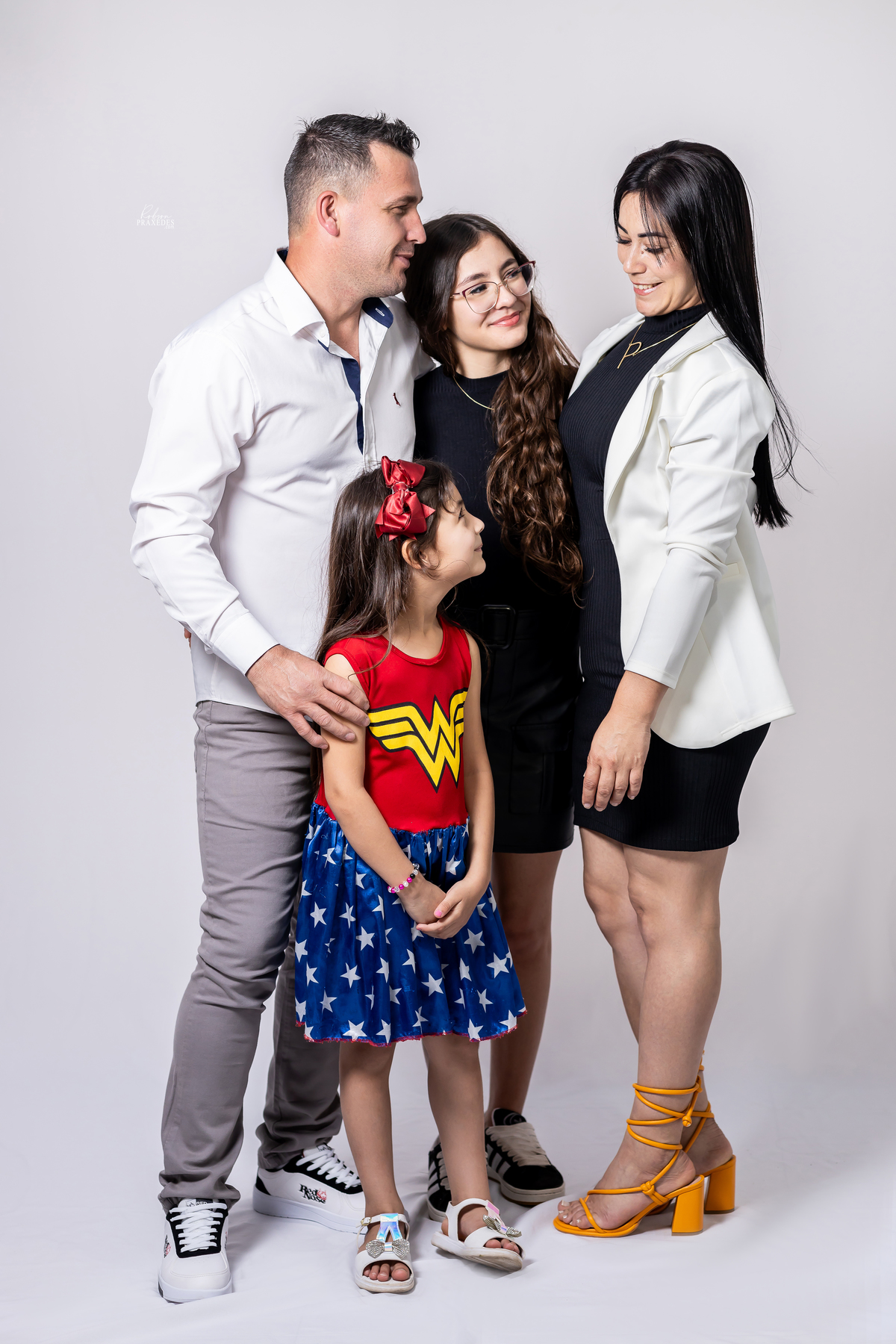 ENSAIO CASAL - ENSAIO FAMILIA - ENSAIO FUNDO BRANCO - FOTOGRAFO EM NOVA CAMPINA - ROBSON PRAXEDES