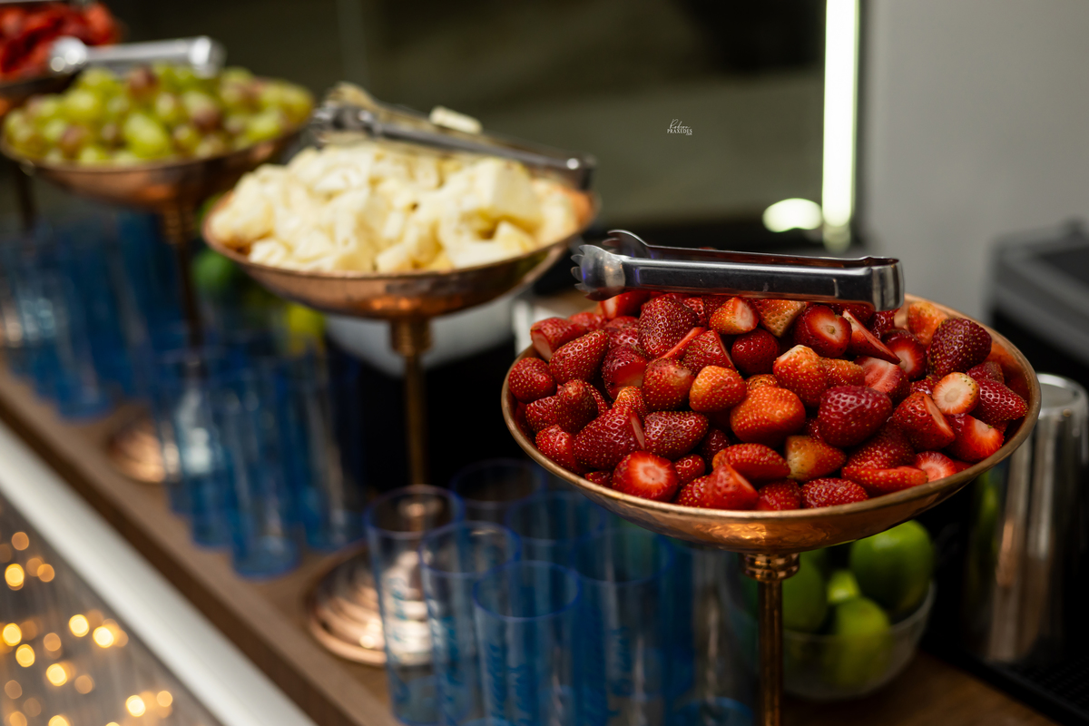 ANIVERSARIO 15 ANOS - ESPACO VITORIA EVENTOS ITAEVA - VINICIUS BUFFET E DECORACAO - FISCHER BARTENDER - FOTOGRAFO EM ITAPEVA ROBSON PRAXEDES