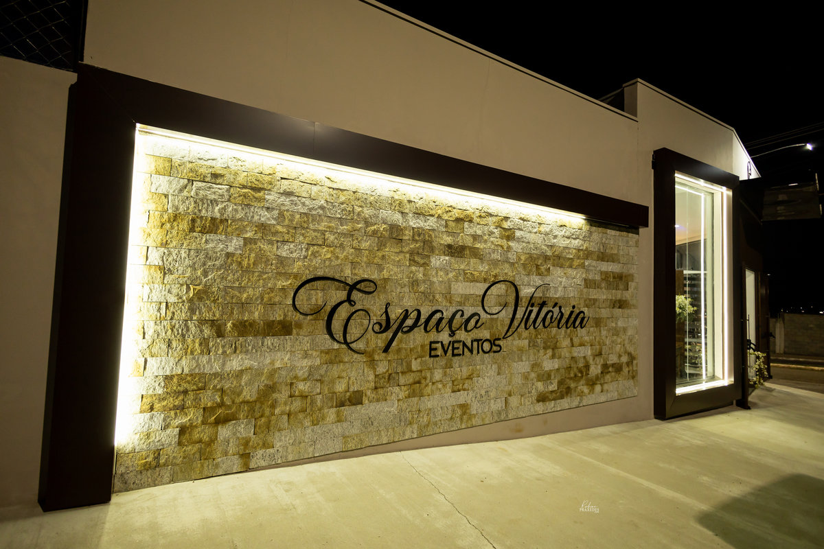 ANIVERSARIO 15 ANOS - ESPACO VITORIA EVENTOS ITAEVA - VINICIUS BUFFET E DECORACAO - FISCHER BARTENDER - FOTOGRAFO EM ITAPEVA ROBSON PRAXEDES