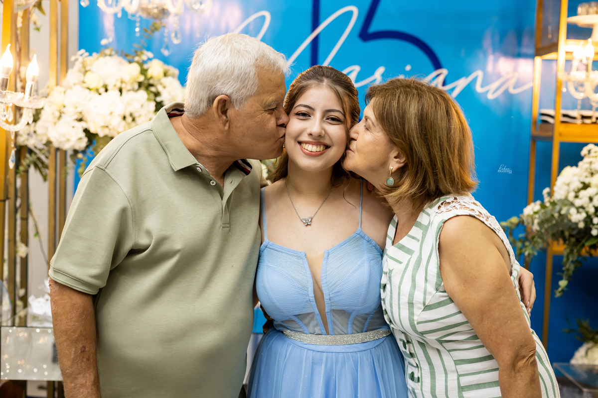 ANIVERSARIO 15 ANOS - ESPACO VITORIA EVENTOS ITAEVA - VINICIUS BUFFET E DECORACAO - FISCHER BARTENDER - FOTOGRAFO EM ITAPEVA ROBSON PRAXEDES