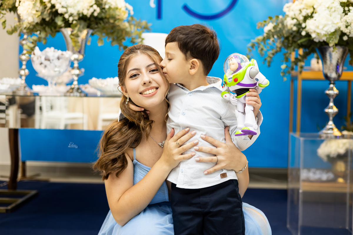 ANIVERSARIO 15 ANOS - ESPACO VITORIA EVENTOS ITAEVA - VINICIUS BUFFET E DECORACAO - FISCHER BARTENDER - FOTOGRAFO EM ITAPEVA ROBSON PRAXEDES