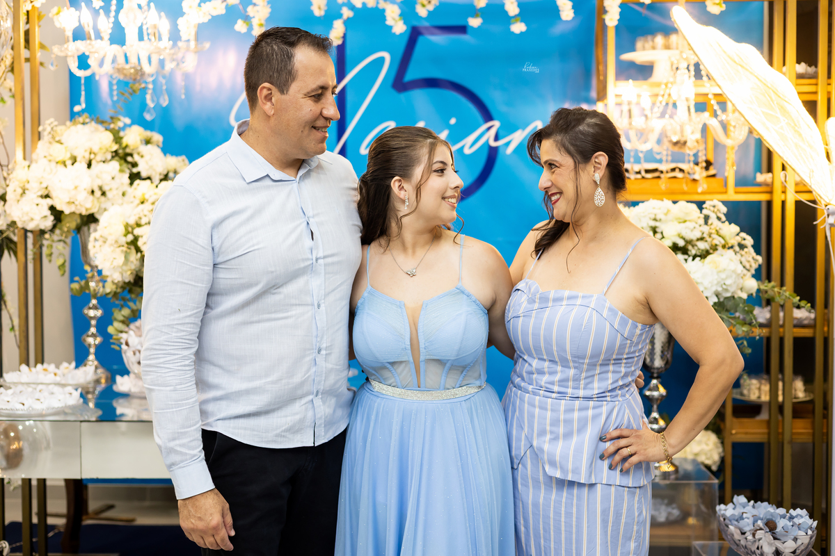 ANIVERSARIO 15 ANOS - ESPACO VITORIA EVENTOS ITAEVA - VINICIUS BUFFET E DECORACAO - FISCHER BARTENDER - FOTOGRAFO EM ITAPEVA ROBSON PRAXEDES