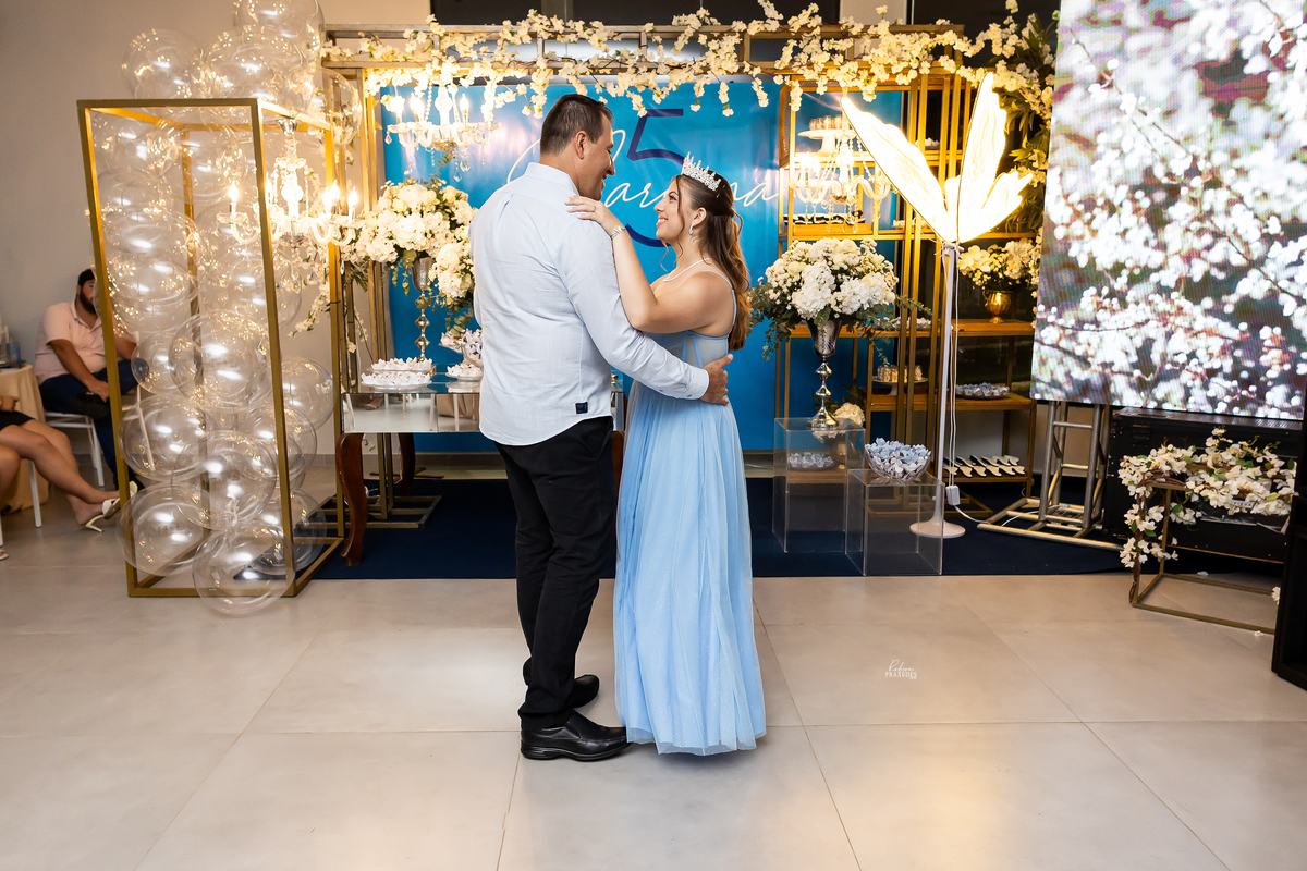 ANIVERSARIO 15 ANOS - ESPACO VITORIA EVENTOS ITAEVA - VINICIUS BUFFET E DECORACAO - FISCHER BARTENDER - FOTOGRAFO EM ITAPEVA ROBSON PRAXEDES