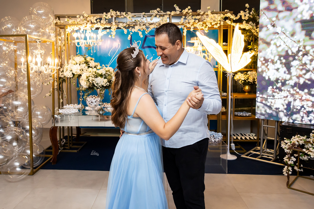 ANIVERSARIO 15 ANOS - ESPACO VITORIA EVENTOS ITAEVA - VINICIUS BUFFET E DECORACAO - FISCHER BARTENDER - FOTOGRAFO EM ITAPEVA ROBSON PRAXEDES