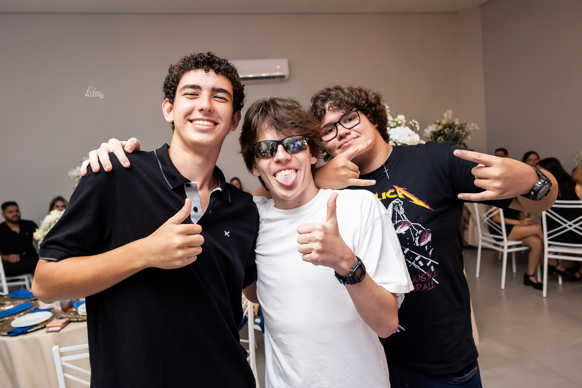 ANIVERSARIO 15 ANOS - ESPACO VITORIA EVENTOS ITAEVA - VINICIUS BUFFET E DECORACAO - FISCHER BARTENDER - FOTOGRAFO EM ITAPEVA ROBSON PRAXEDES