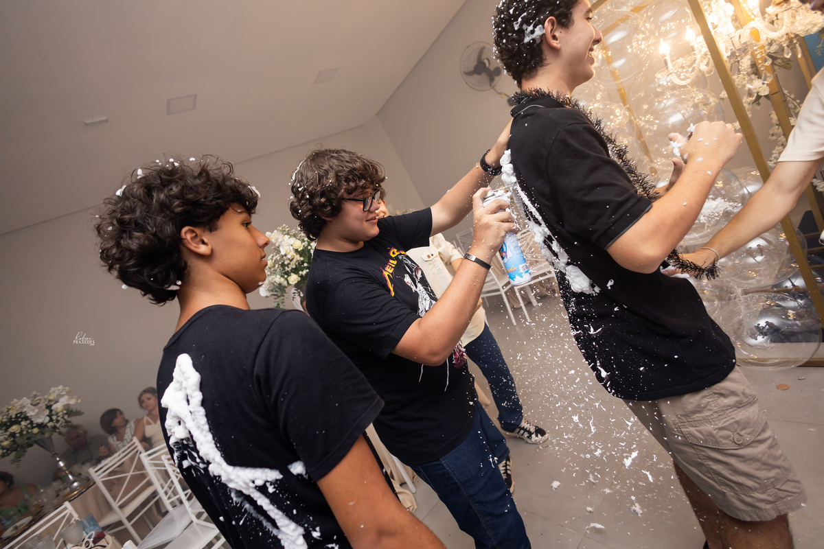 ANIVERSARIO 15 ANOS - ESPACO VITORIA EVENTOS ITAEVA - VINICIUS BUFFET E DECORACAO - FISCHER BARTENDER - FOTOGRAFO EM ITAPEVA ROBSON PRAXEDES