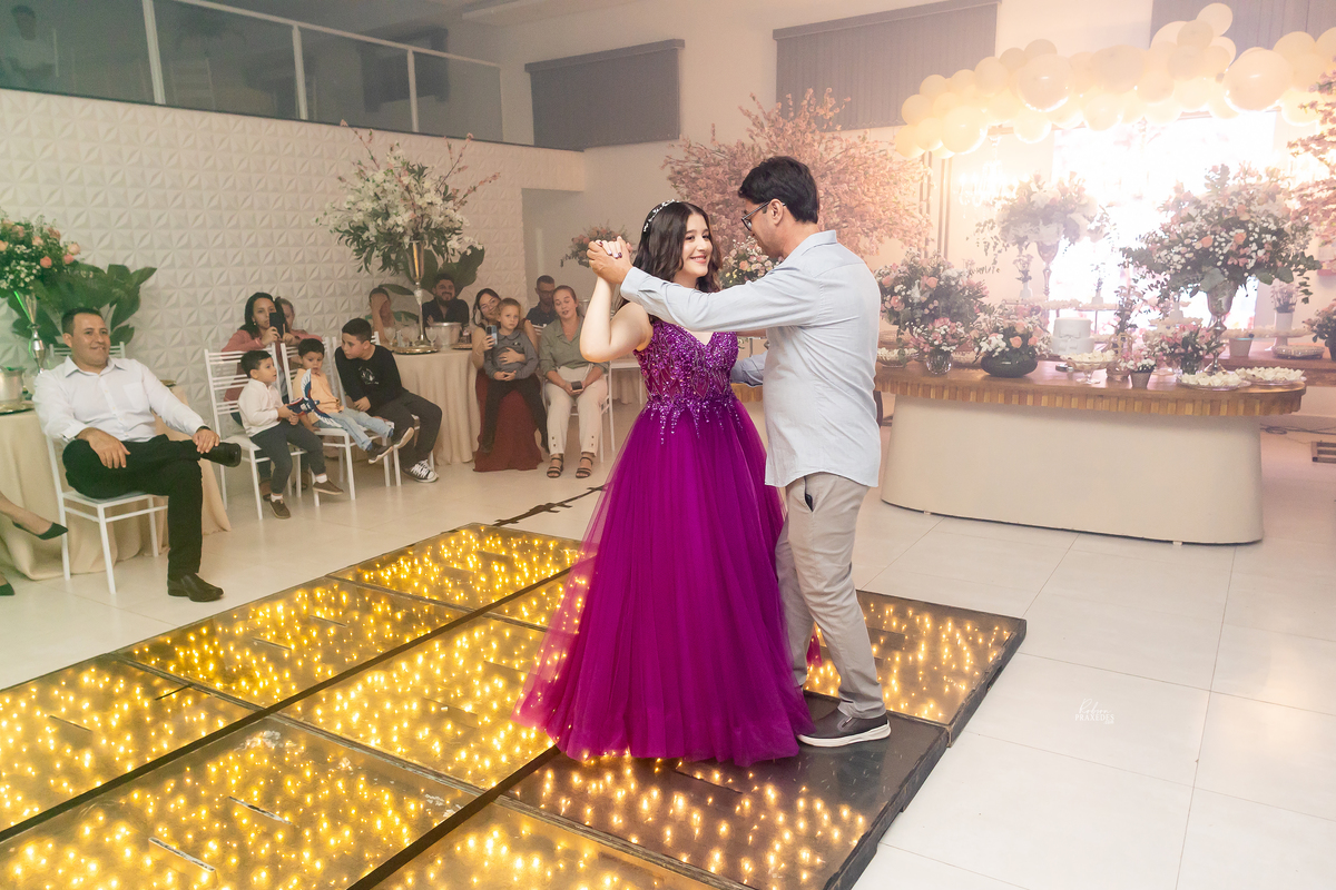 ANIVERSARIO 15 ANOS - 15 ANOS EM RIBEIRAO BRANCO - FOTOGRAFO EM RIBEIRAO BRANCO ROBSON PRAXEDES - NR ESPACO DE EVENTOS RIBEIRAO BRANCO - VINICIUS BUFFET E DECORACAO