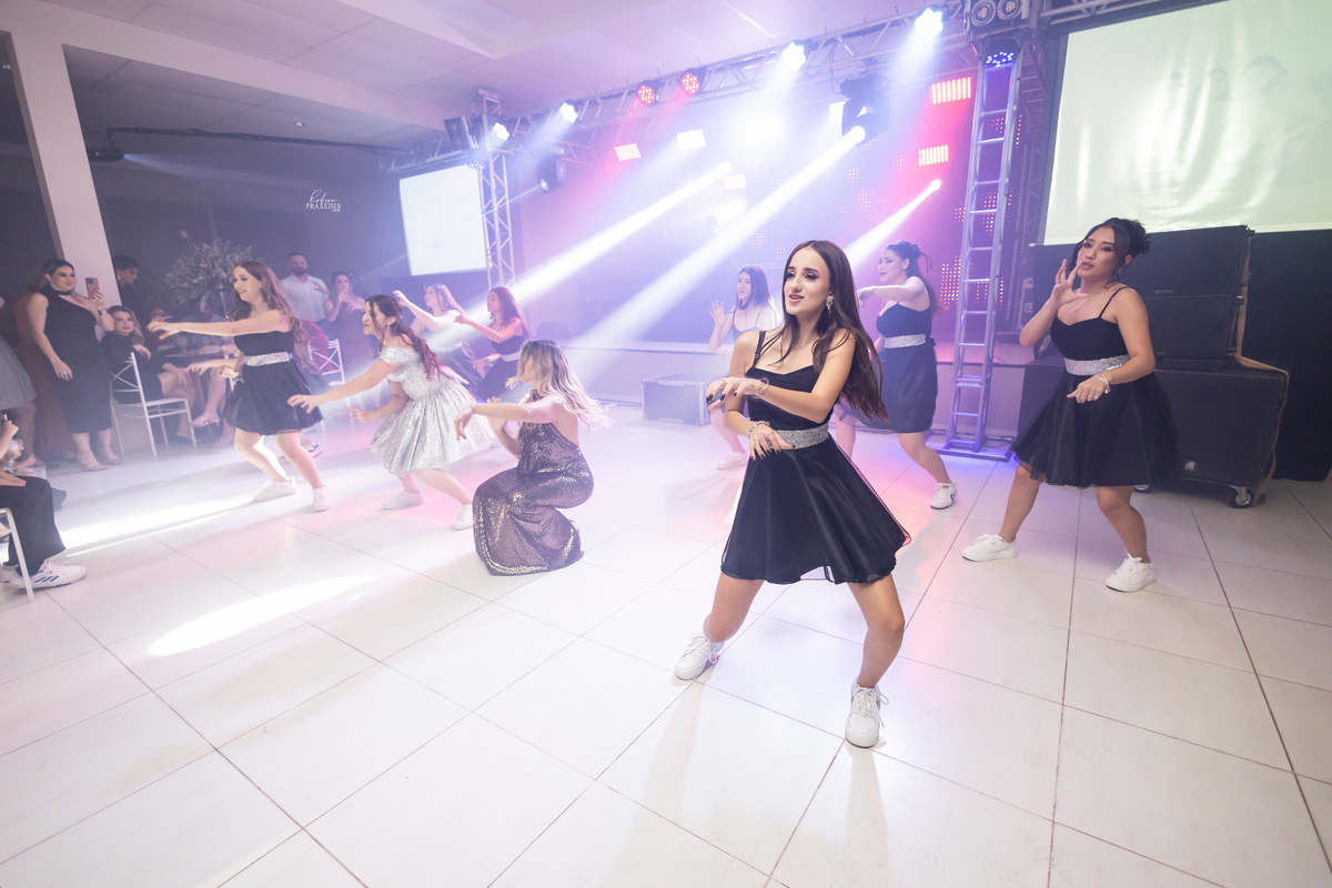 ANIVERSARIO 15 ANOS - FOTOGRAFO EM ITAPEVA ROBSON PRAXEDES - VINICIUS BUFFET E DECORACAO - ESPACO VERDE MICHETTI