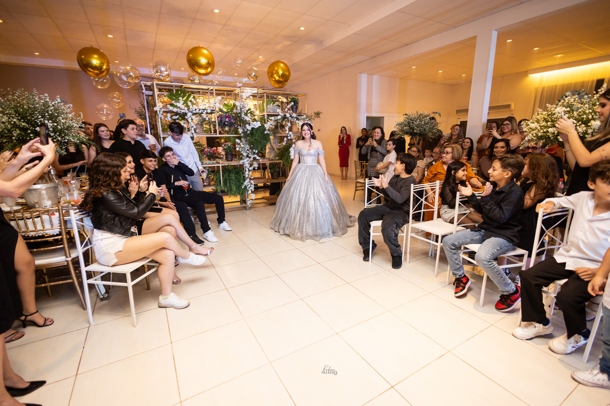 ANIVERSARIO 15 ANOS - FOTOGRAFO EM ITAPEVA ROBSON PRAXEDES - VINICIUS BUFFET E DECORACAO - ESPACO VERDE MICHETTI