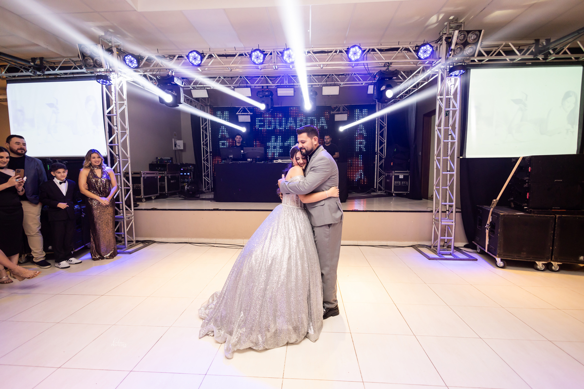 ANIVERSARIO 15 ANOS - FOTOGRAFO EM ITAPEVA ROBSON PRAXEDES - VINICIUS BUFFET E DECORACAO - ESPACO VERDE MICHETTI