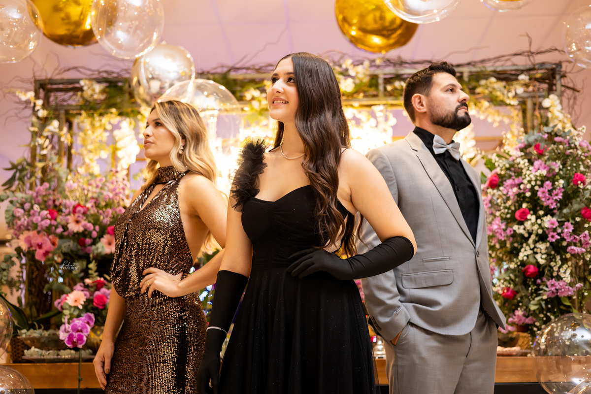 ANIVERSARIO 15 ANOS - FOTOGRAFO EM ITAPEVA ROBSON PRAXEDES - VINICIUS BUFFET E DECORACAO - ESPACO VERDE MICHETTI