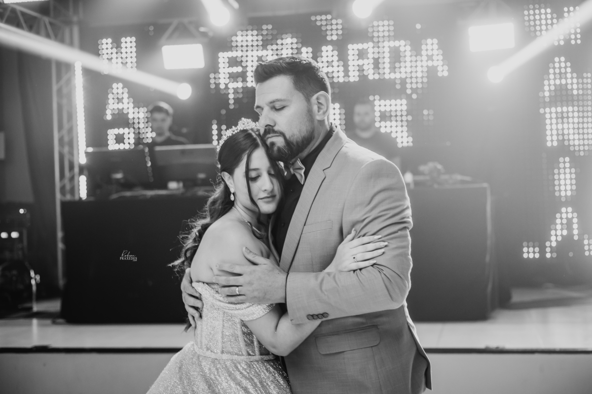 ANIVERSARIO 15 ANOS - FOTOGRAFO EM ITAPEVA ROBSON PRAXEDES - VINICIUS BUFFET E DECORACAO - ESPACO VERDE MICHETTI