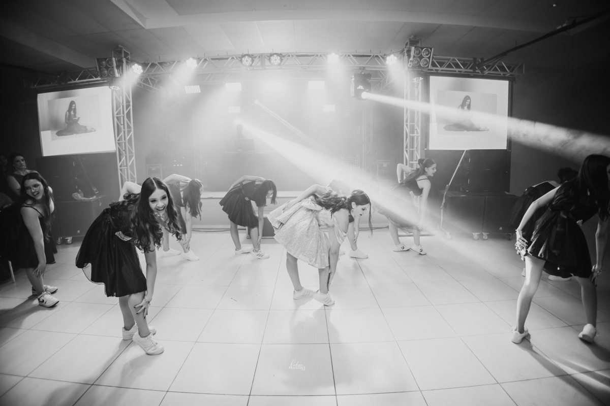 ANIVERSARIO 15 ANOS - FOTOGRAFO EM ITAPEVA ROBSON PRAXEDES - VINICIUS BUFFET E DECORACAO - ESPACO VERDE MICHETTI