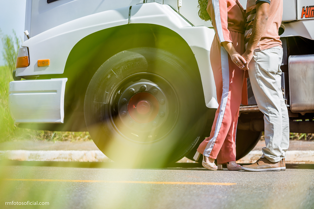ENSAIO CAMINHÃO - CASAMENTO CIVIL - RM FOTOS - FOTOGRAFO EM ITAPEVA - ROBSON PRAXEDES - VOLVO
