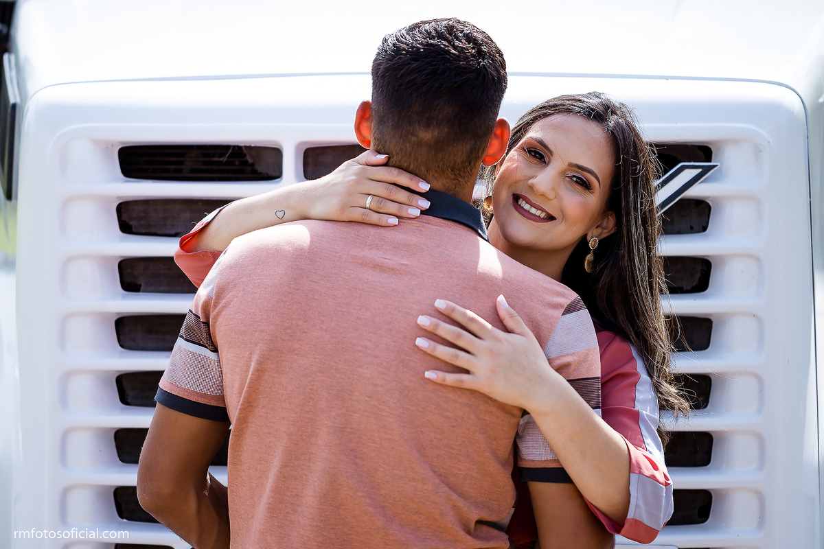 ENSAIO CAMINHÃO - CASAMENTO CIVIL - RM FOTOS - FOTOGRAFO EM ITAPEVA - ROBSON PRAXEDES - VOLVO