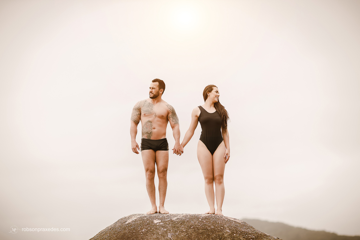 ENSAIO PRE CASAMENTO NA PRAIA - MATINHOS - FOTOGRAFO EM ITAPEVA - ROBSON PRAXEDES - POSES ENSAIO CASAL - POSES ENSAIO PRE CASAMENTO - ENSAIO NA PRAIA