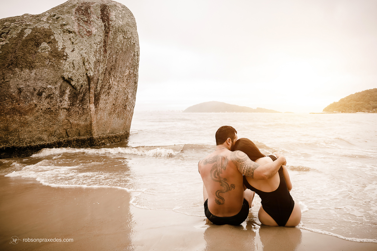 ENSAIO PRE CASAMENTO NA PRAIA - MATINHOS - FOTOGRAFO EM ITAPEVA - ROBSON PRAXEDES - POSES ENSAIO CASAL - POSES ENSAIO PRE CASAMENTO - ENSAIO NA PRAIA