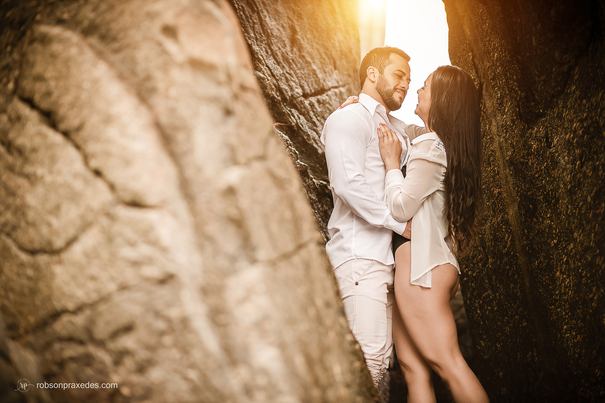 ENSAIO PRE CASAMENTO NA PRAIA - MATINHOS - FOTOGRAFO EM ITAPEVA - ROBSON PRAXEDES - POSES ENSAIO CASAL - POSES ENSAIO PRE CASAMENTO - ENSAIO NA PRAIA