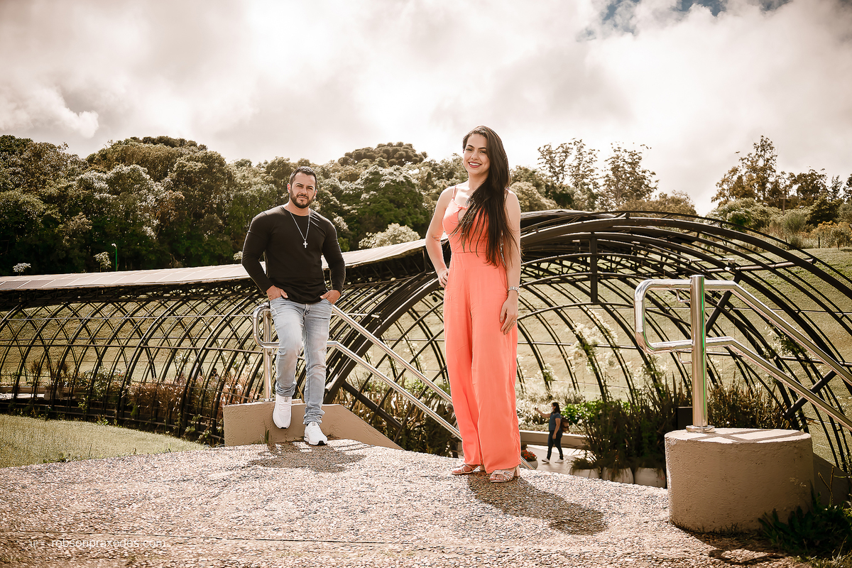 ENSAIO CASAL EM CURITIBA - ENSAIO CASAL JARDIM BOTANICO - FOTOGRAFO EM ITAPEVA - ROBSON PRAXEDES - FOTOGRAFO EM CURITIBA