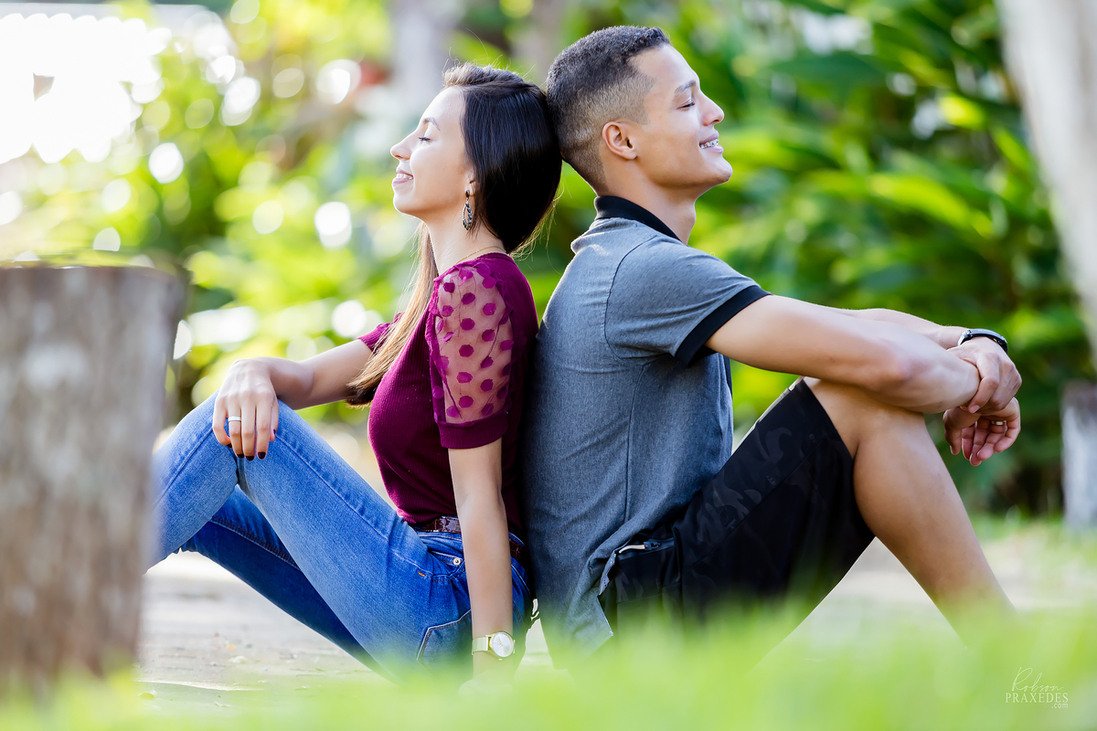 POSES ENSAIO PRE CASAMENTO - PRE WEDDING - FOTOGRAFO EM ITAPEVA - ROBSON PRAXEDES - FOTOS CASAL - FOTOS PISCINA