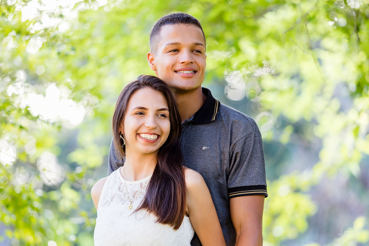 POSES ENSAIO PRE CASAMENTO - PRE WEDDING - FOTOGRAFO EM ITAPEVA - ROBSON PRAXEDES - FOTOS CASAL - FOTOS PISCINA