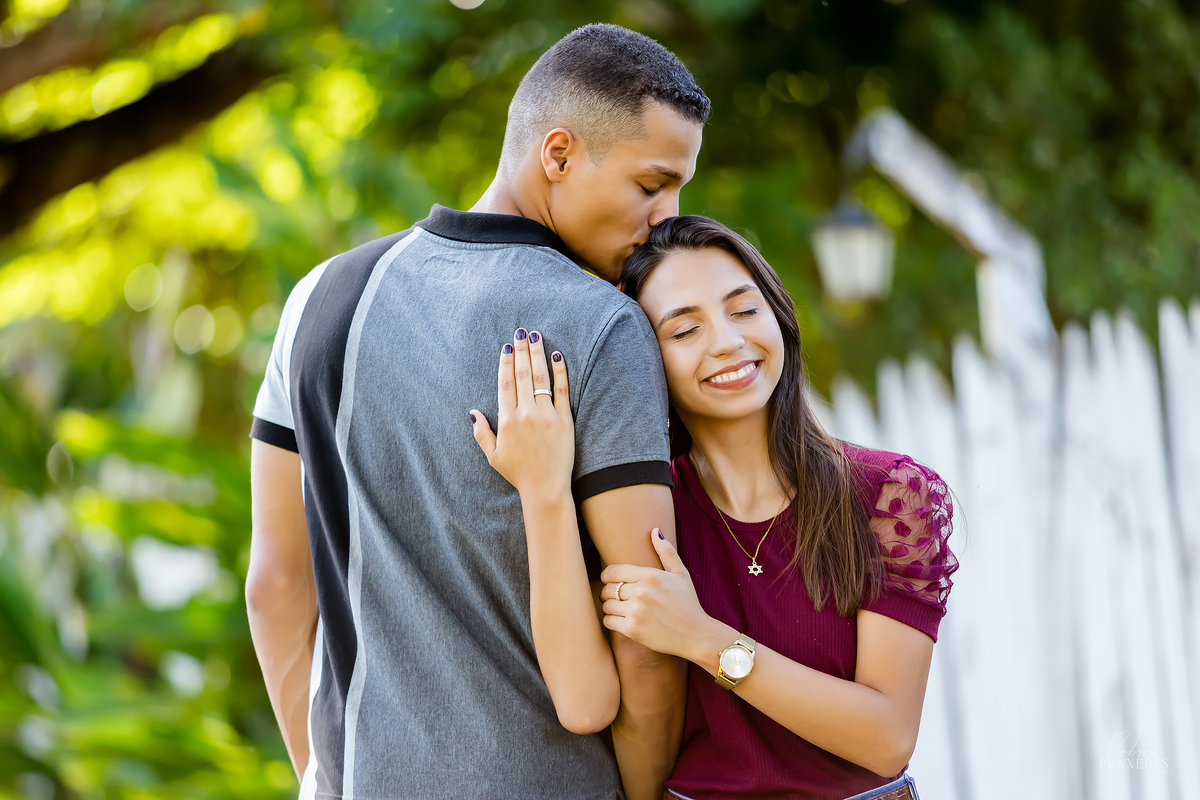 POSES ENSAIO PRE CASAMENTO - PRE WEDDING - FOTOGRAFO EM ITAPEVA - ROBSON PRAXEDES - FOTOS CASAL - FOTOS PISCINA
