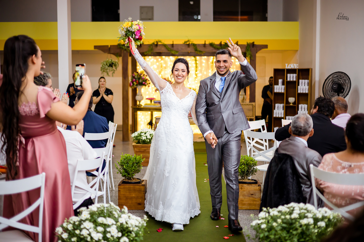 CASAMENTO - FOTOS DE CASAMENTO - FOTOGRAFO EM ITAPEVA - FOTOGRAFO EM CURITIBA - ROBSON PRAXEDES - POSES CASAL - ANA PAULA MOURA - JUNIOR COSTA