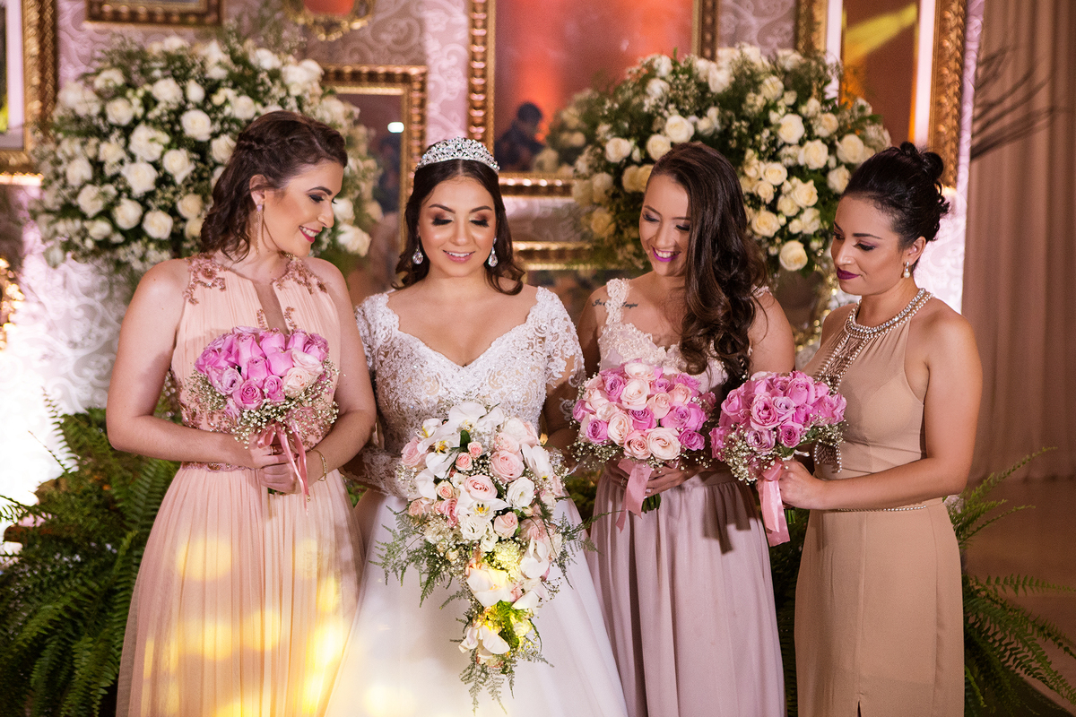 fotos espaço vitoria com damas de honra