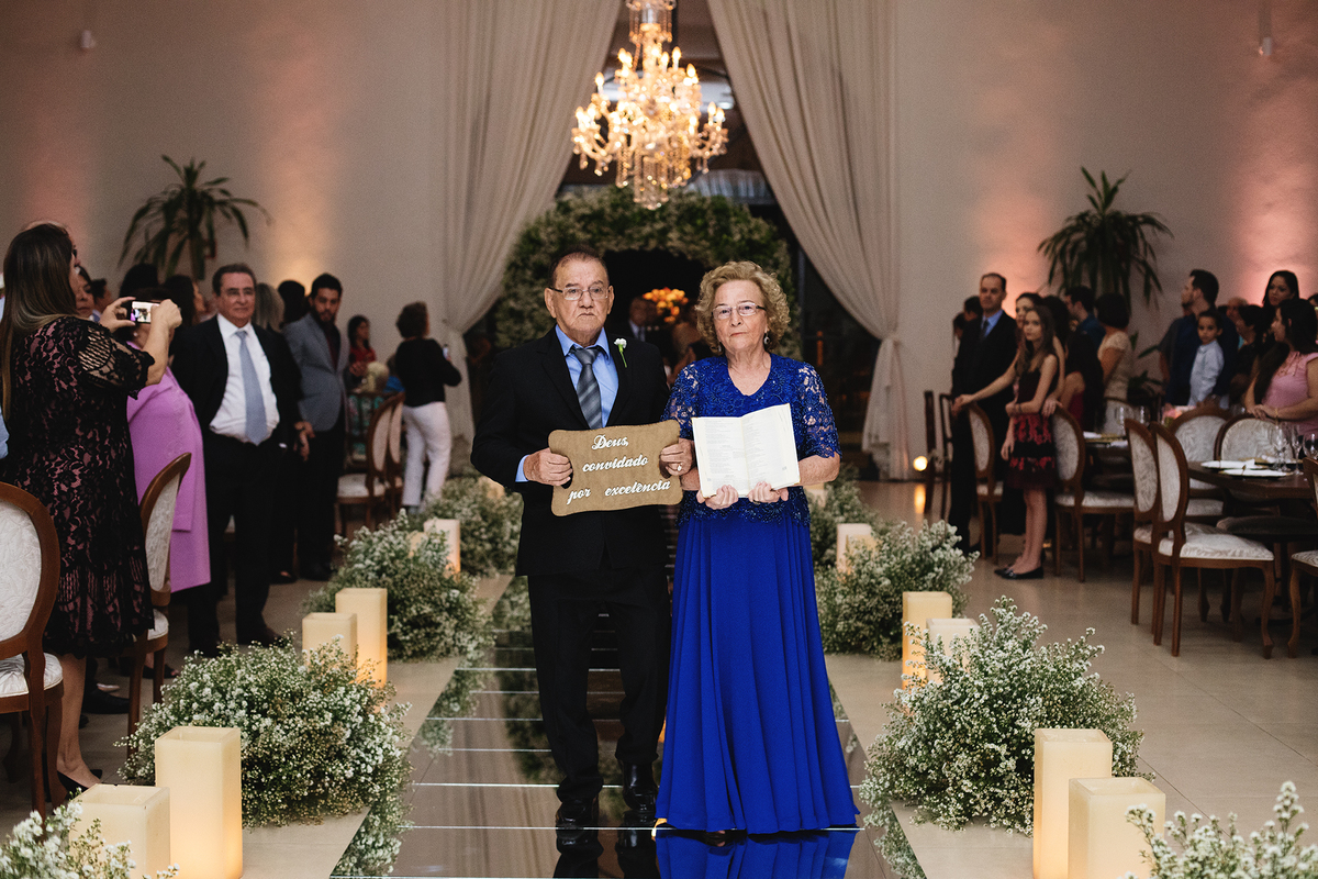 entrada com plaquinhas