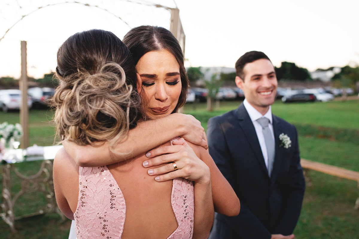 abraço irmã da noiva erik faria fotografo casamento perfeito fotografo de casamento fotografo 