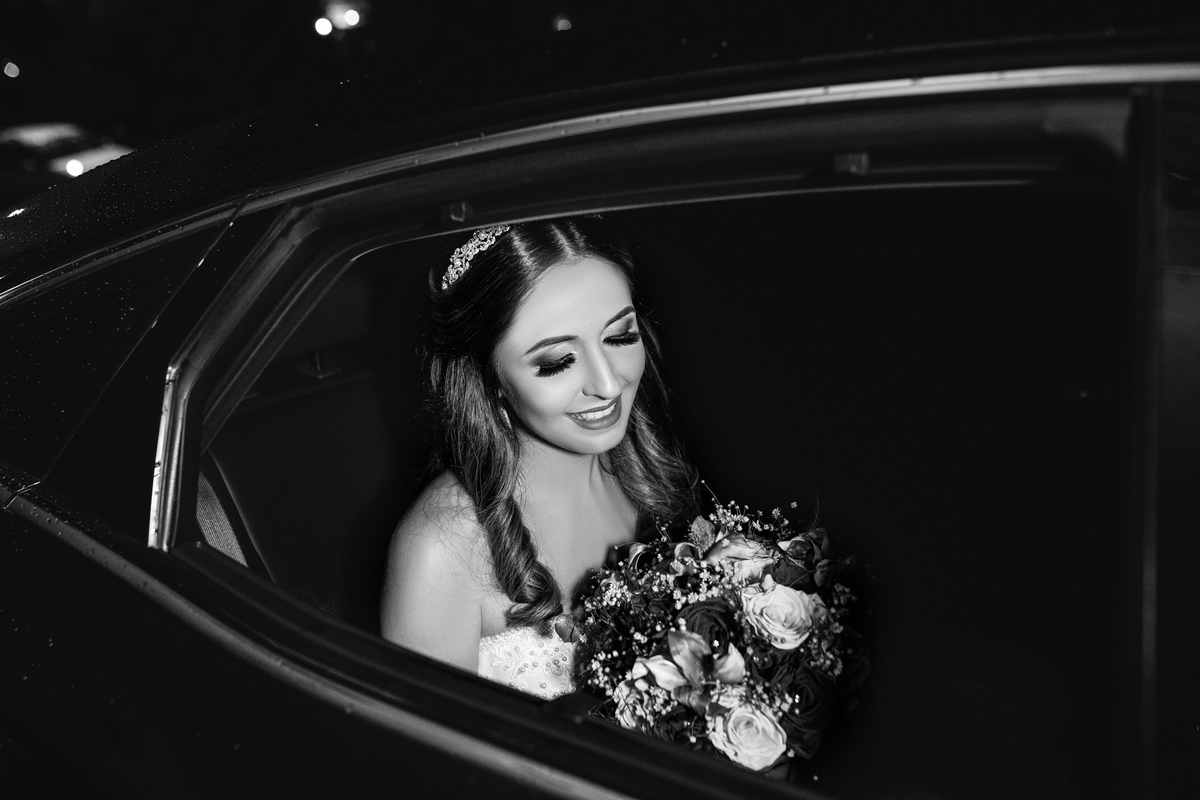 noiva no carro erik faria fotografo fotografo de casamento fotografo de casamento rio preto
