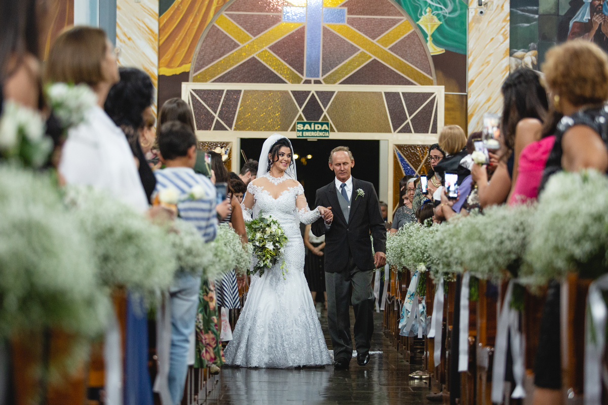 entrada da noiva casamento ana paula e paulinho casamento ana e paulo