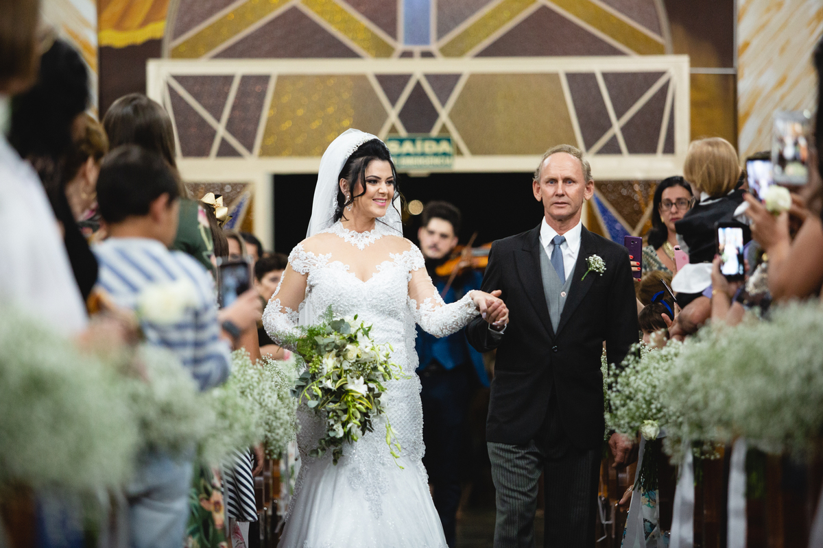 entrada da noiva casamento ana paula e paulinho casamento ana e paulo
