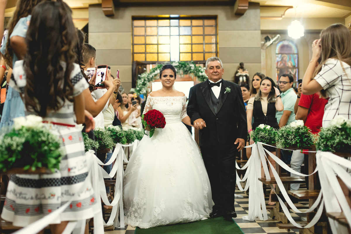 entrada da noiva fotografo de casamento melhor fotografo de casamento rio preto erik faria fotografo luana nicolete 